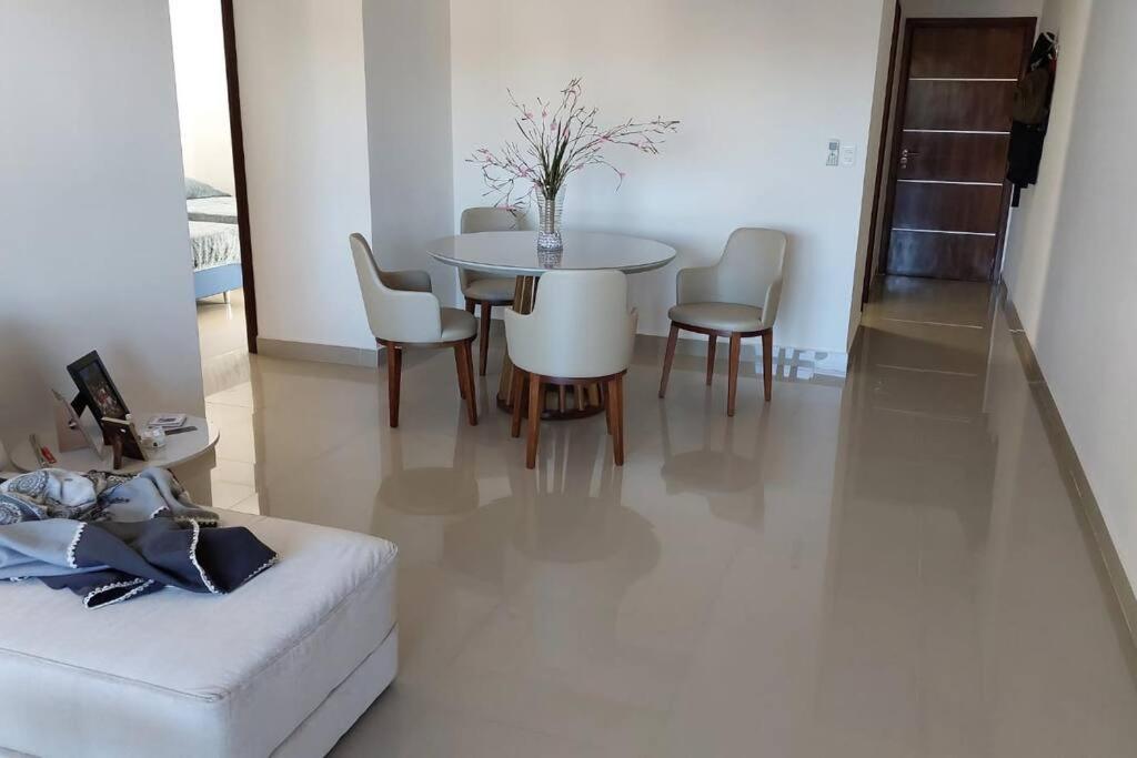 Appartamento Hermoso Conjunto Residencial Con Piscina Asunción Esterno foto